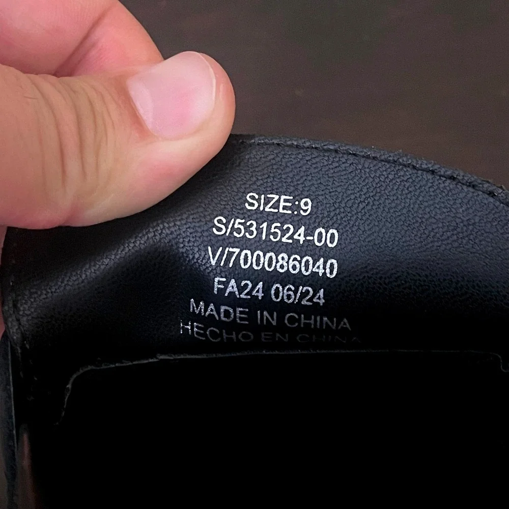 Banana Republic Womens Black Leather Penny Loafers Size 9 531524-00-1‎ FA24